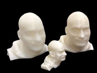 3D gedrucktes KI generiertes 3D-Modell mit einem Bild als Voralge